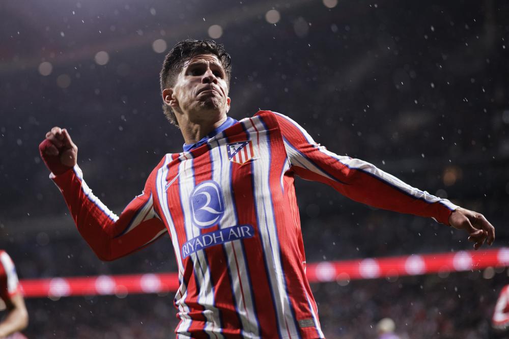 数据曼城：团队层面联赛已19场不败；个人层面罗德里70场不败.